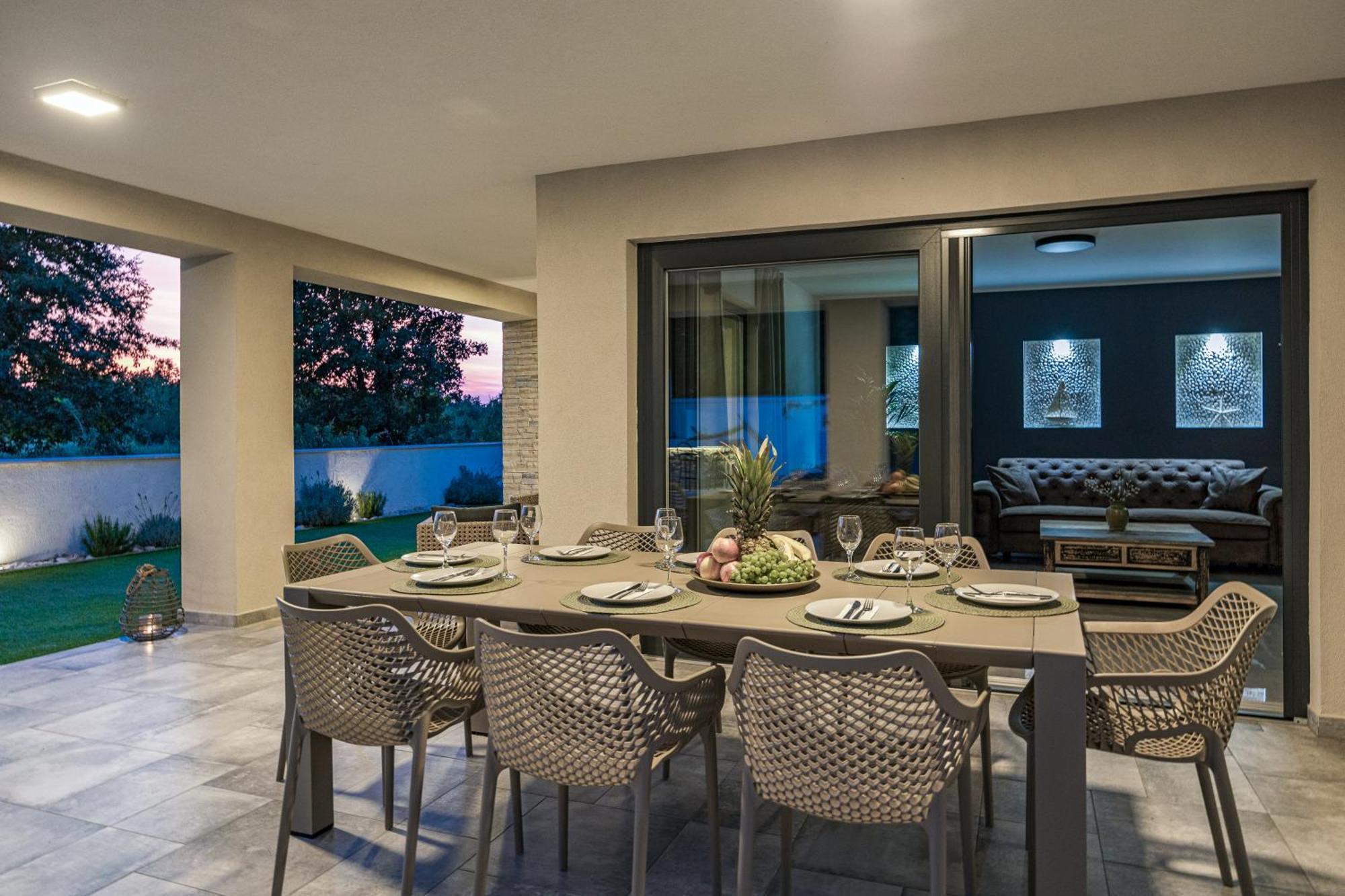 Special Offer! New Luxury Apartment With Pool, Fitness, Outdoor Bar&Grill Buje Exterior photo