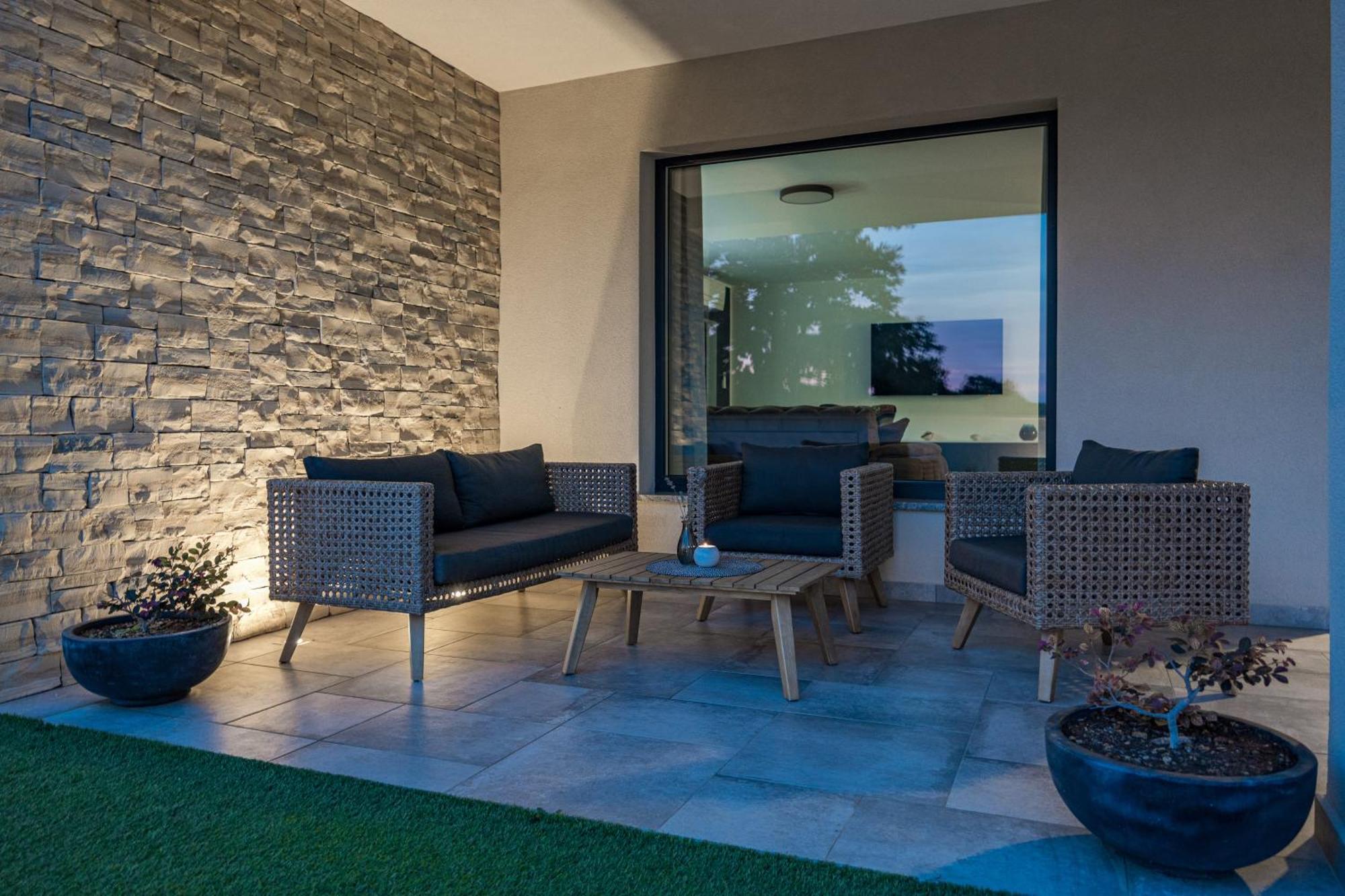 Special Offer! New Luxury Apartment With Pool, Fitness, Outdoor Bar&Grill Buje Exterior photo