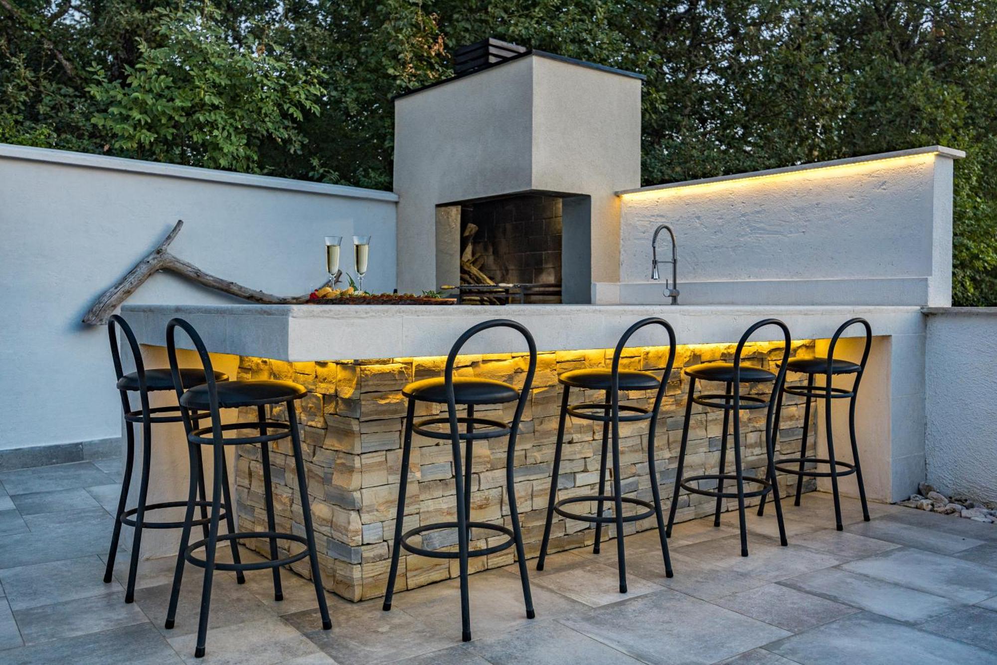 Special Offer! New Luxury Apartment With Pool, Fitness, Outdoor Bar&Grill Buje Exterior photo