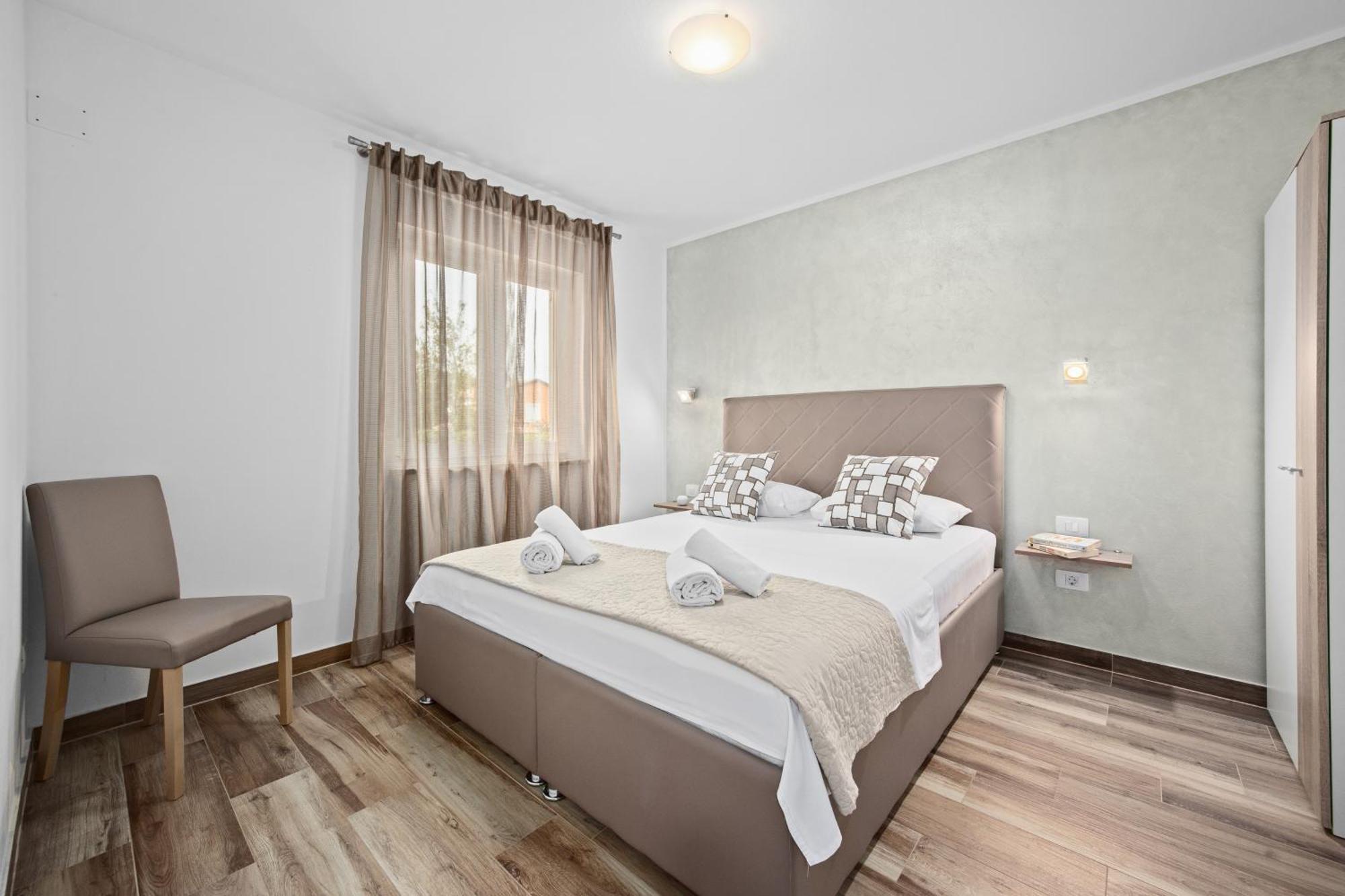 Special Offer! New Luxury Apartment With Pool, Fitness, Outdoor Bar&Grill Buje Exterior photo
