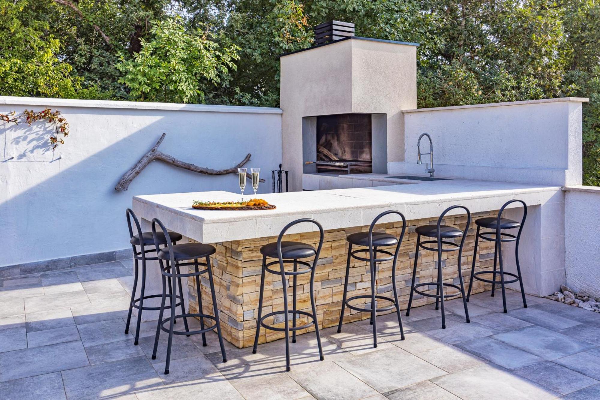 Special Offer! New Luxury Apartment With Pool, Fitness, Outdoor Bar&Grill Buje Exterior photo