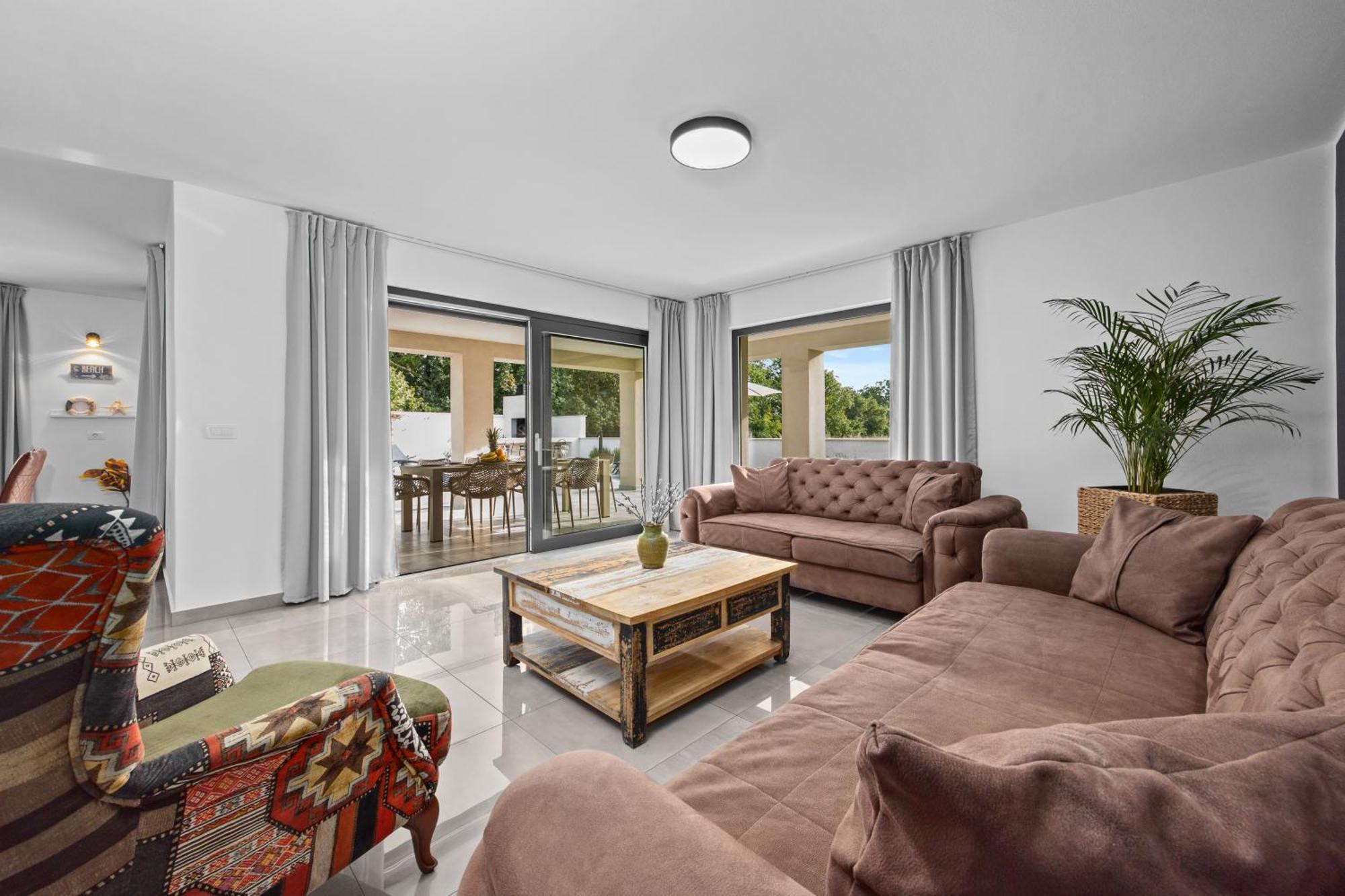 Special Offer! New Luxury Apartment With Pool, Fitness, Outdoor Bar&Grill Buje Exterior photo
