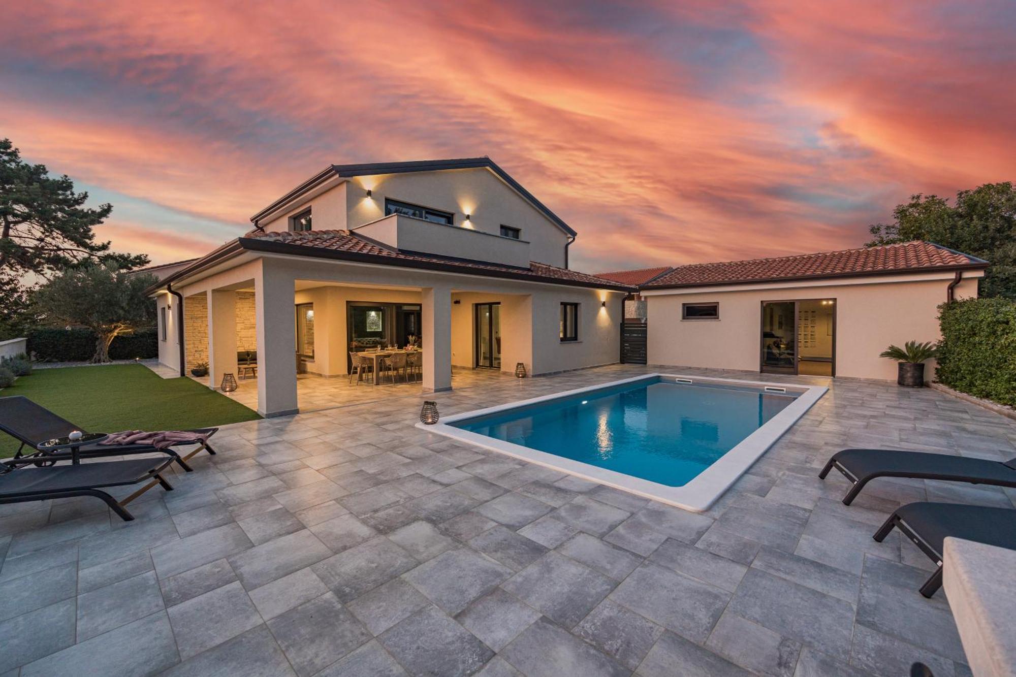 Special Offer! New Luxury Apartment With Pool, Fitness, Outdoor Bar&Grill Buje Exterior photo